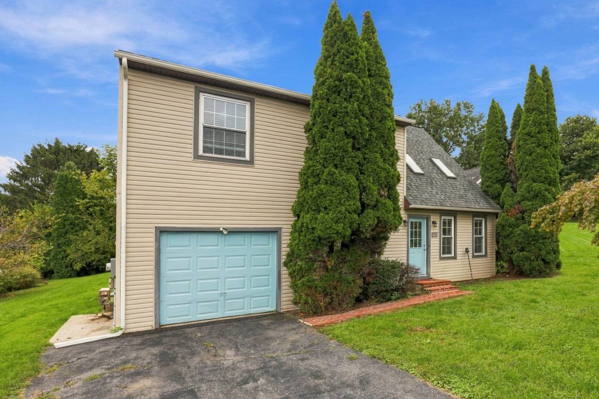 House for rent at 725 Kayo Ave, Lancaster, PA 17601