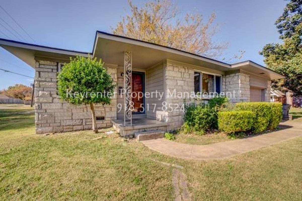 House for rent at 5548 S Owasso Ave, Tulsa, OK 74105