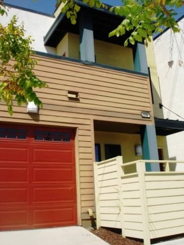 House for rent at 2615 R St, Sacramento, CA 95816