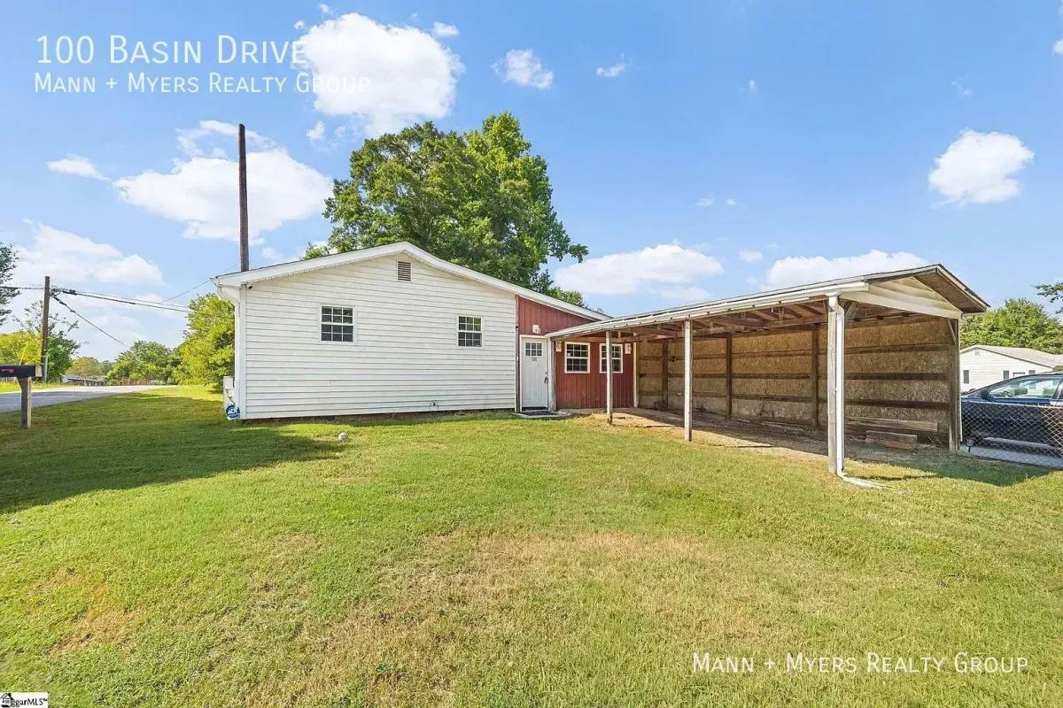 House for rent at 100 Basin Dr, Boiling Springs, SC 29316