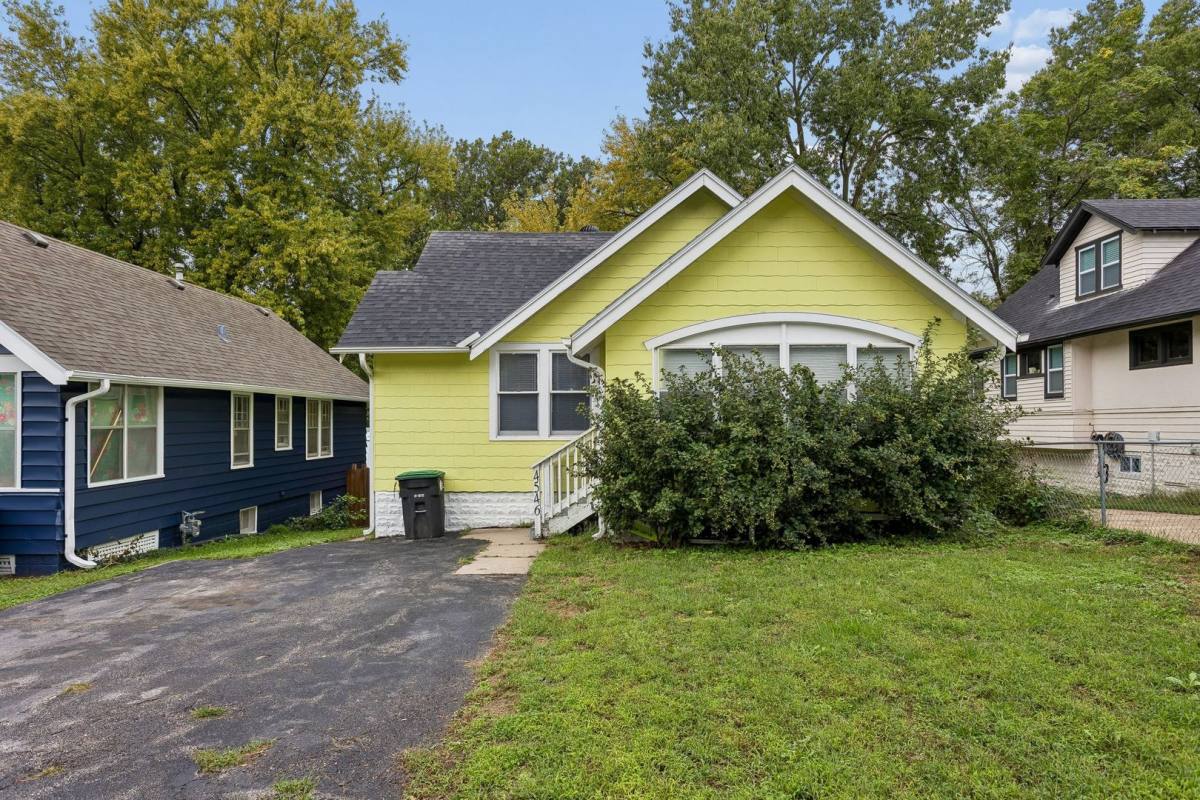 House for rent at 4546 N 41st St, Omaha, NE 68111