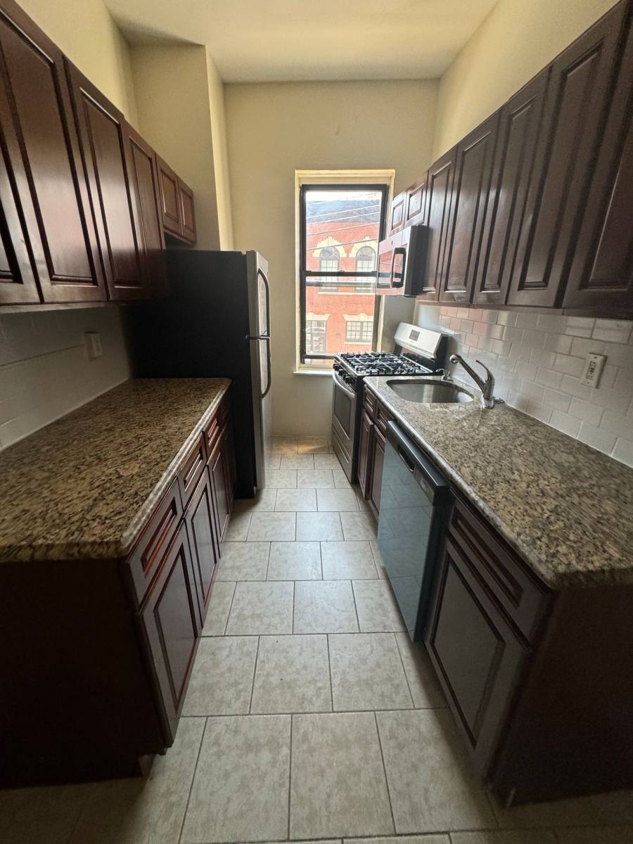 Apartment for rent at 2801 Kennedy Blvd, Jersey City, NJ 07306