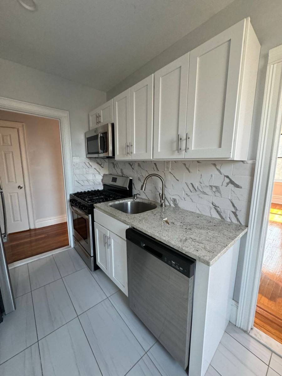 Apartment for rent at 2801 Kennedy Blvd, Jersey City, NJ 07306