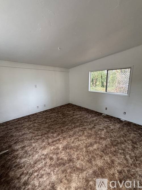 House for rent at 396 Foots Creek Rd, Gold Hill, OR 97525