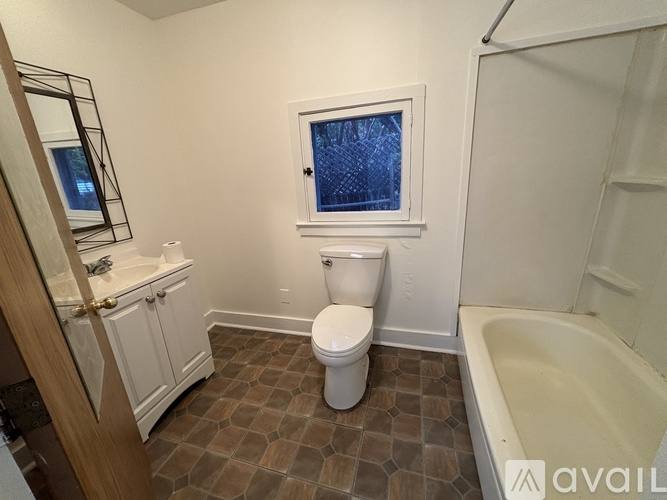House for rent at 396 Foots Creek Rd, Gold Hill, OR 97525