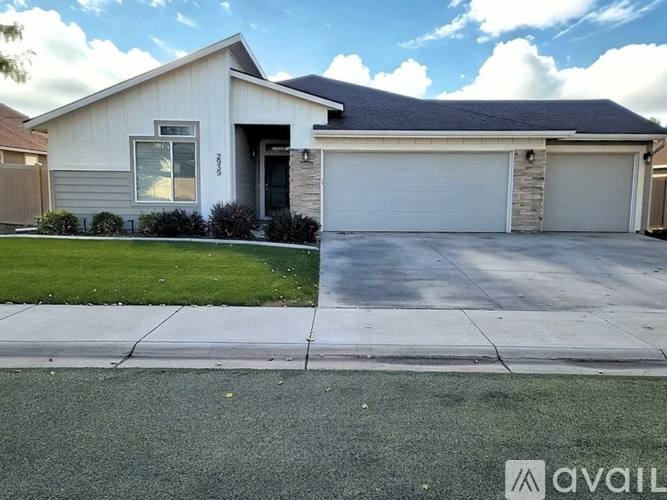 House for rent at 2939 N Coral Falls Ave, Kuna, ID 83634