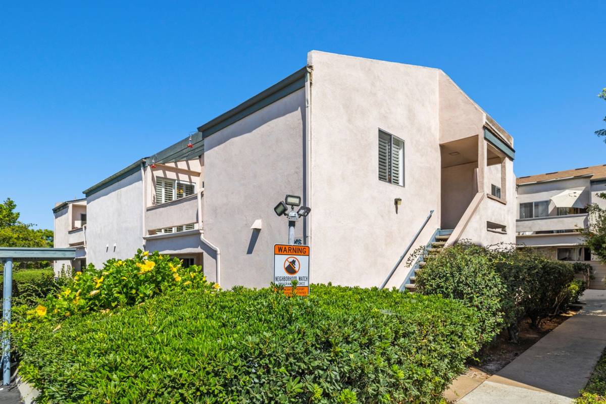 Condo for rent at 3276 Ashford St #C, San Diego, CA 92111