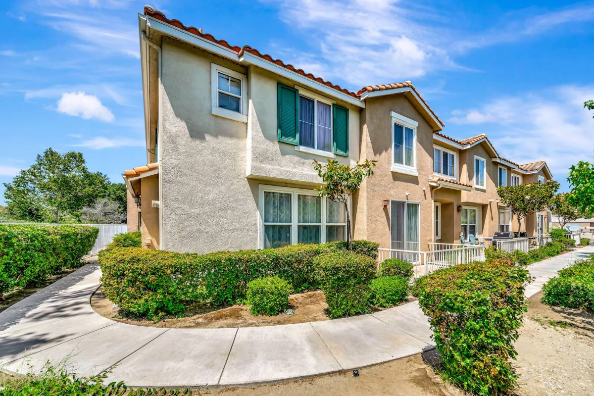 Condo for rent at 18038 Flynn Dr #5301, Canyon Country, CA 91387