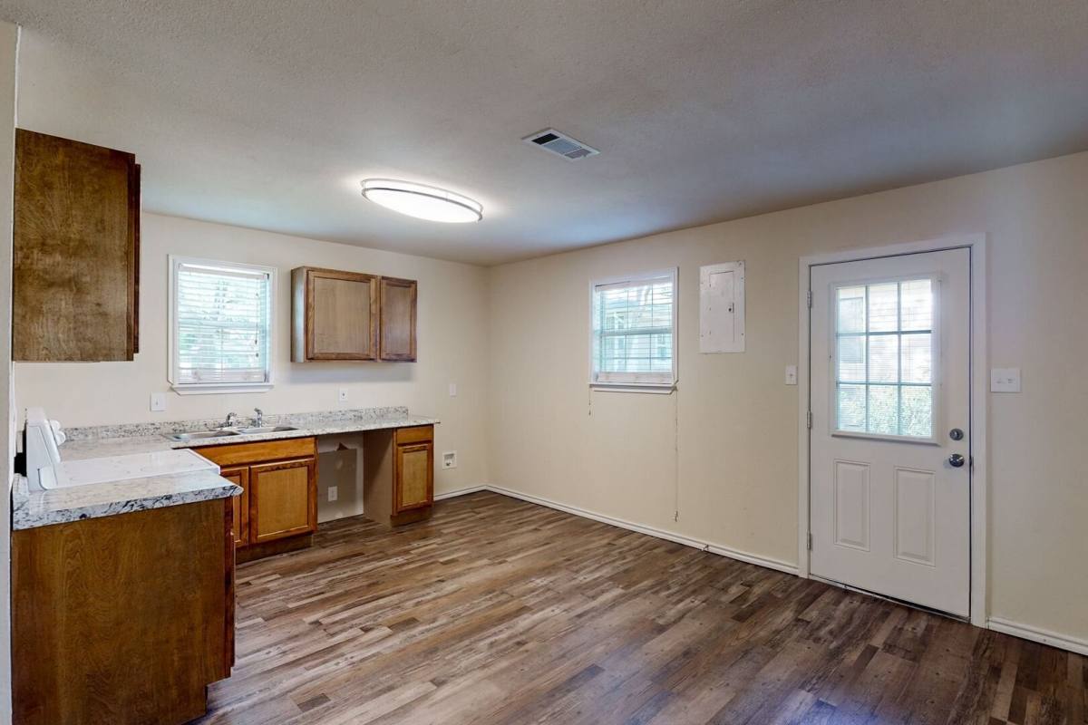 Apartment for rent at 4413 Vermont Ave #B, Fort Worth, TX 76115