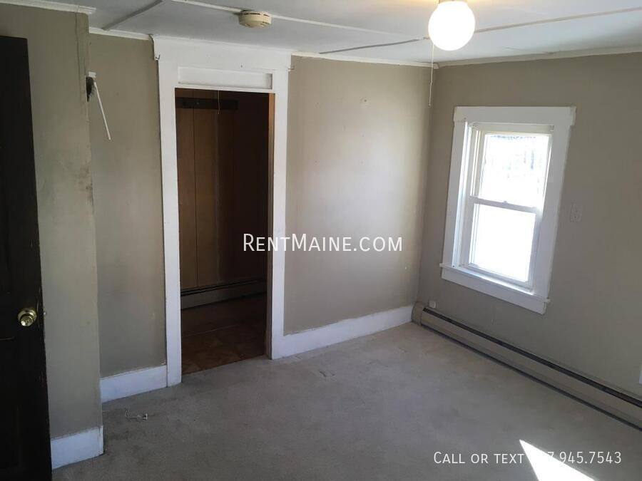 Apartment for rent at 10 Dartmouth St, Old Town, ME 04468