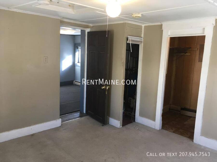 Apartment for rent at 10 Dartmouth St, Old Town, ME 04468