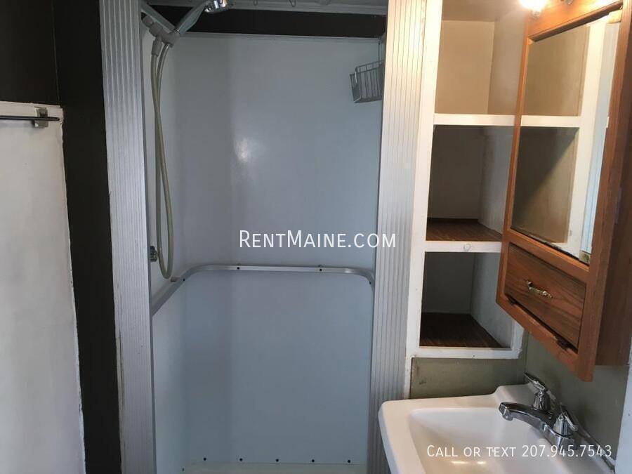 Apartment for rent at 10 Dartmouth St, Old Town, ME 04468