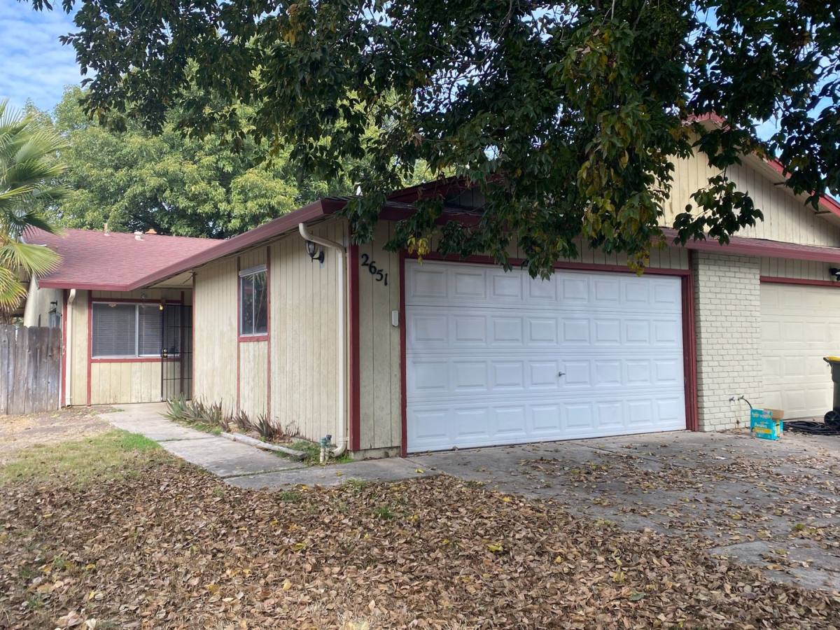 Townhouse for rent at 2649 & 2651 Burlington Place, Stockton, CA 95209