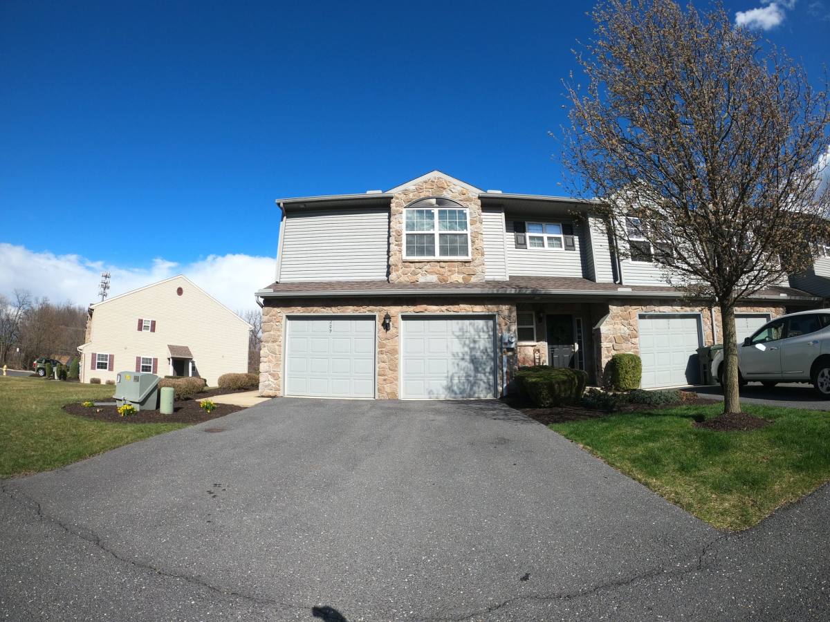 Townhouse for rent at 209 Wooley Hollow Court, Mechanicsburg, PA 17055