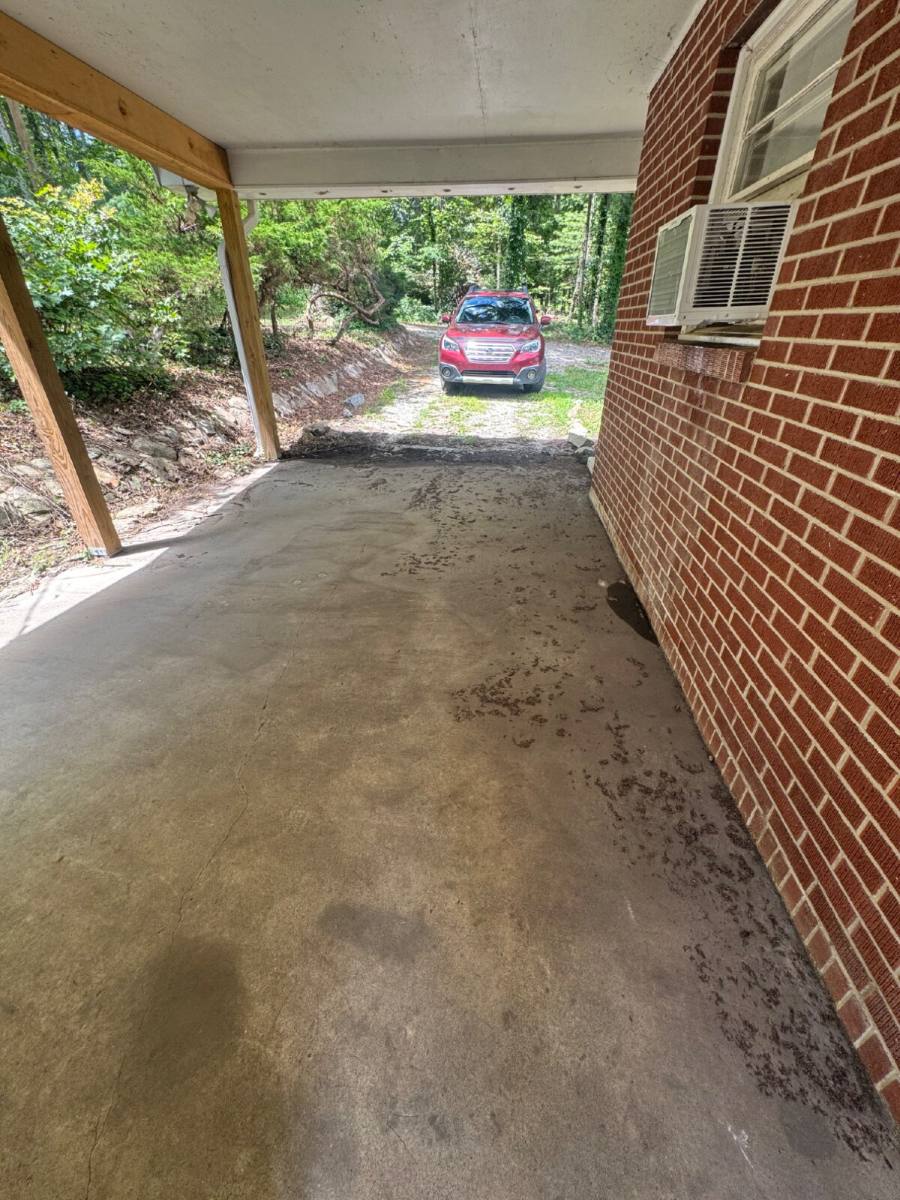 House for rent at 707 Rhodes Park Dr, Hendersonville, NC 28791