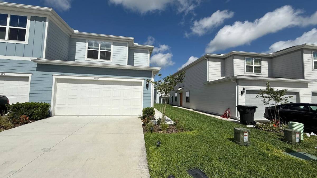 Townhouse for rent at 2599 Winsome Way, Davenport, FL 33896