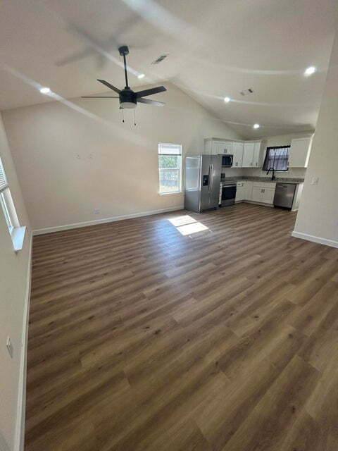 House for rent at 552 Kings Lake Blvd, Defuniak Springs, FL 32433