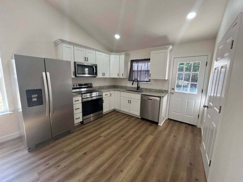 House for rent at 552 Kings Lake Blvd, Defuniak Springs, FL 32433
