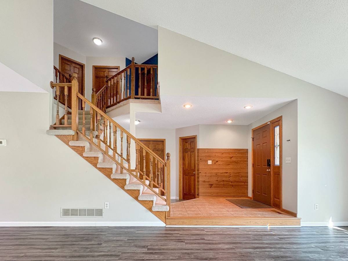 House for rent at 15612 Canyon Ridge, Eden Prairie, MN 55347