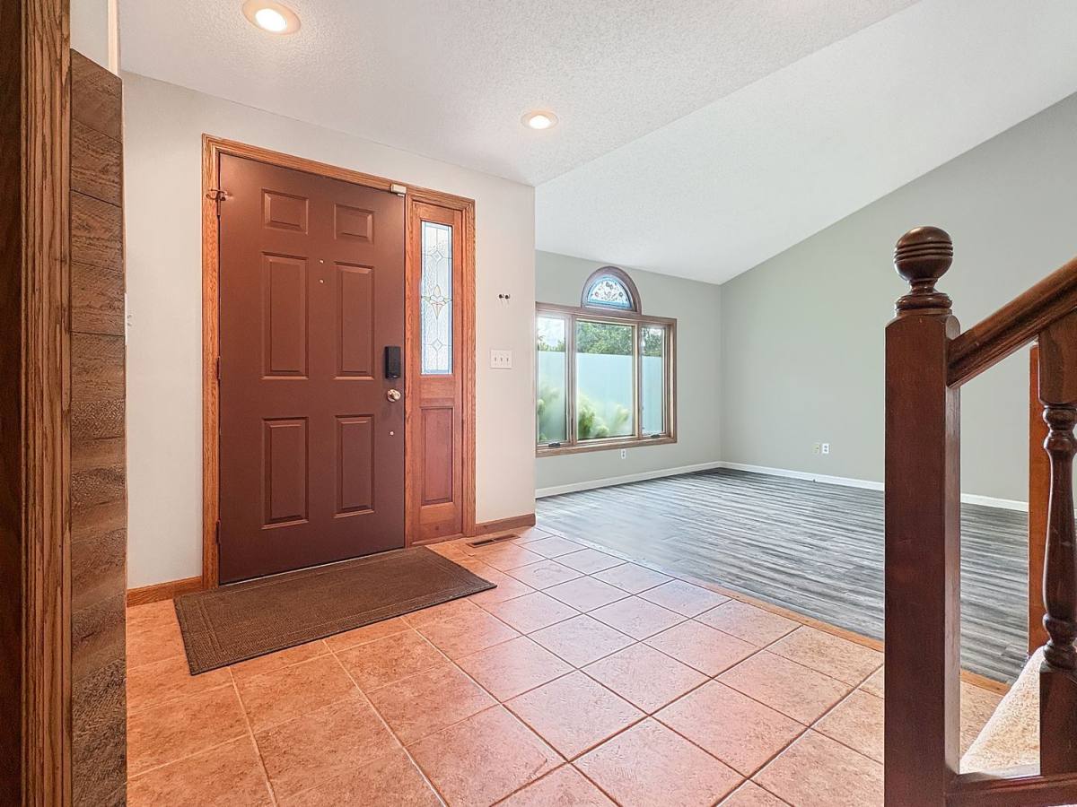 House for rent at 15612 Canyon Ridge, Eden Prairie, MN 55347