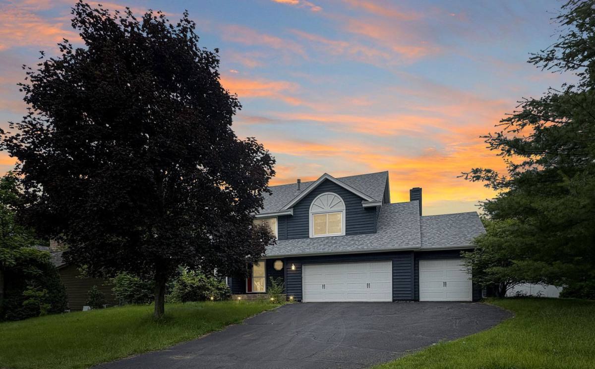 House for rent at 15612 Canyon Ridge, Eden Prairie, MN 55347