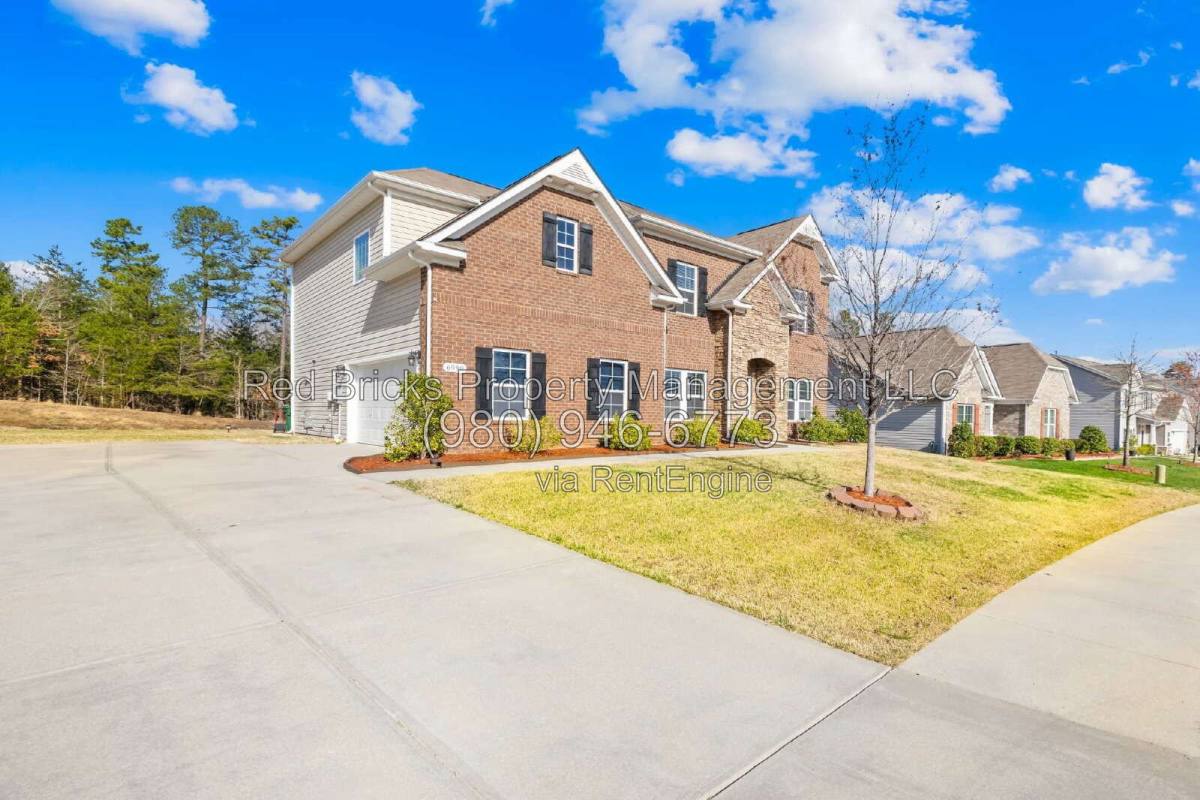 House for rent at 6998 Founders Way, Harrisburg, NC 28075