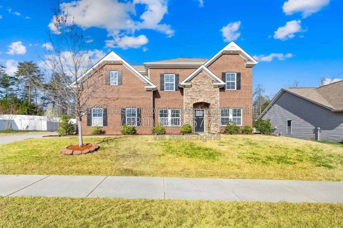 House for rent at 6998 Founders Way, Harrisburg, NC 28075