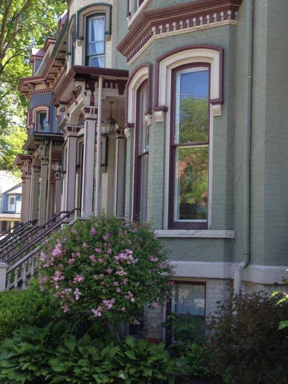 Apartment for rent at 156 Circular St #6, Saratoga Springs, NY 12866