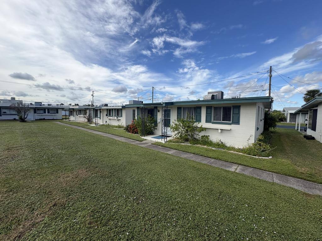 House for rent at 1516 Council Dr, Sun City Center, FL 33573