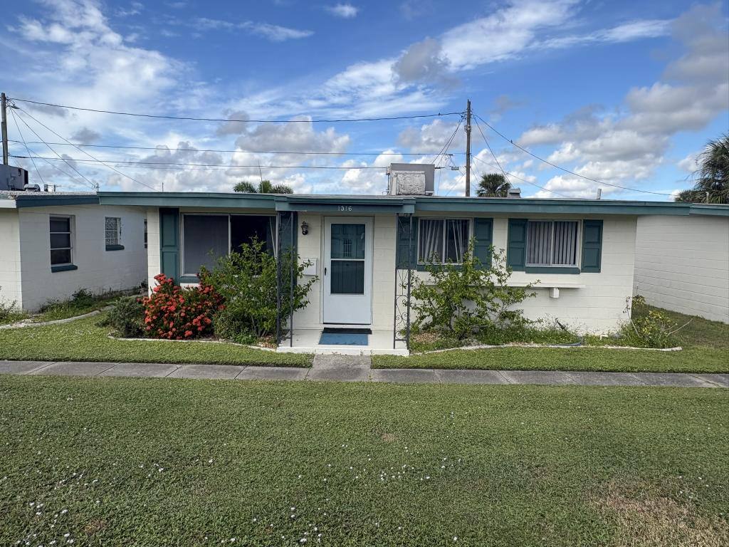 House for rent at 1516 Council Dr, Sun City Center, FL 33573