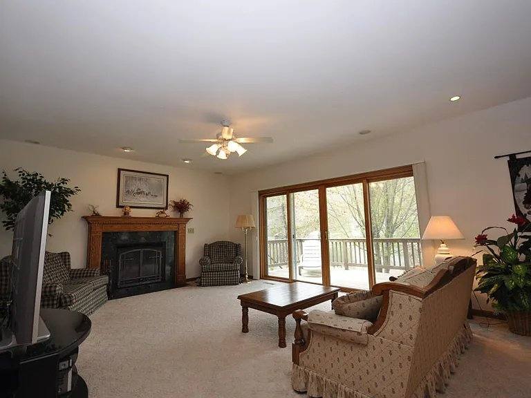 House for rent at 5525 Bauers Dr, West Bend, WI 53095
