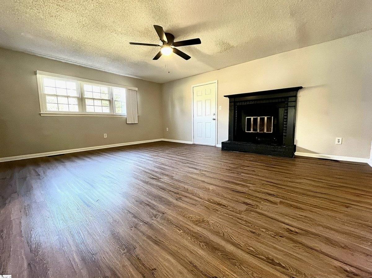House for rent at 203 Collins Ave, Spartanburg, SC 29306