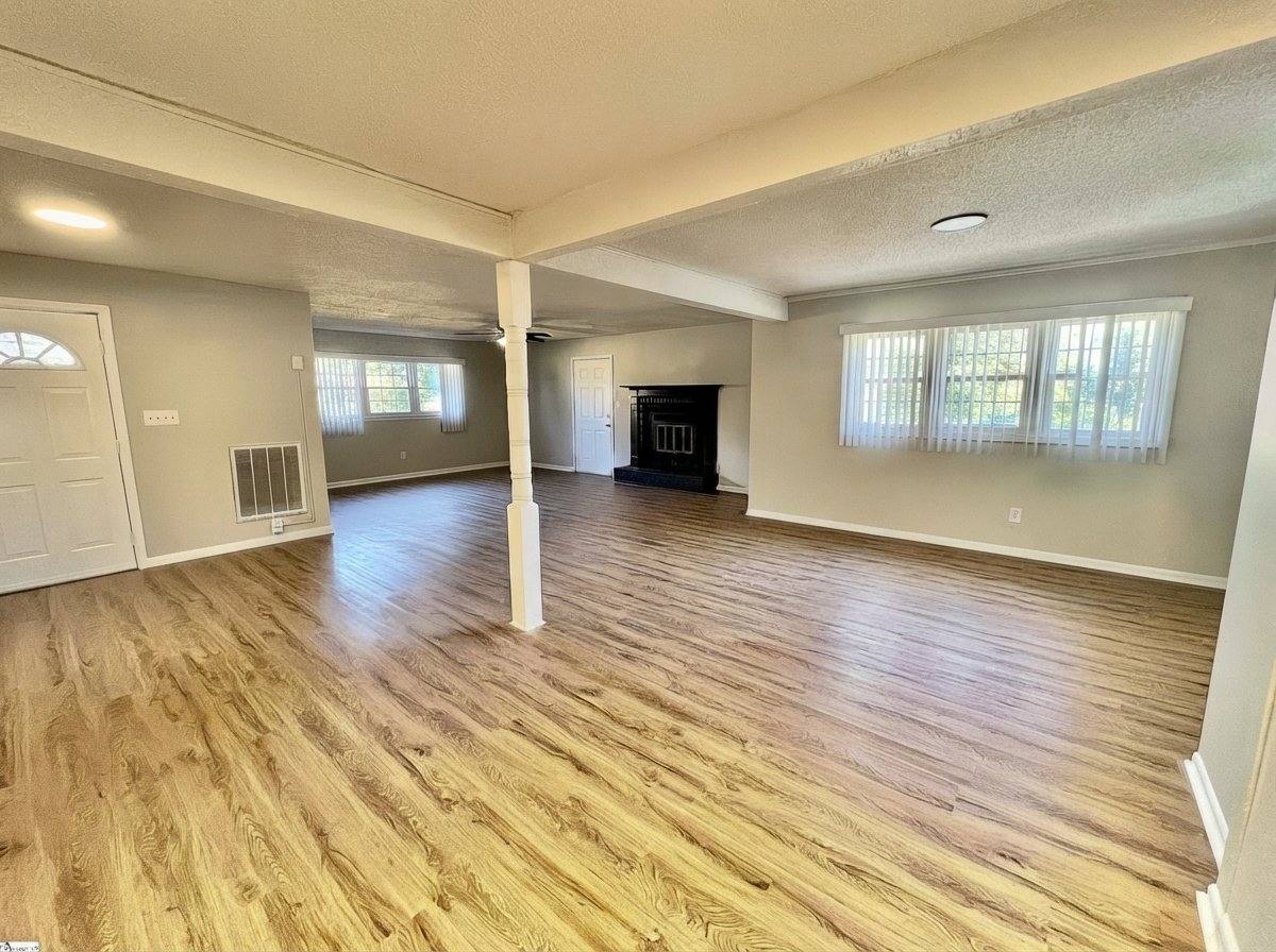 House for rent at 203 Collins Ave, Spartanburg, SC 29306