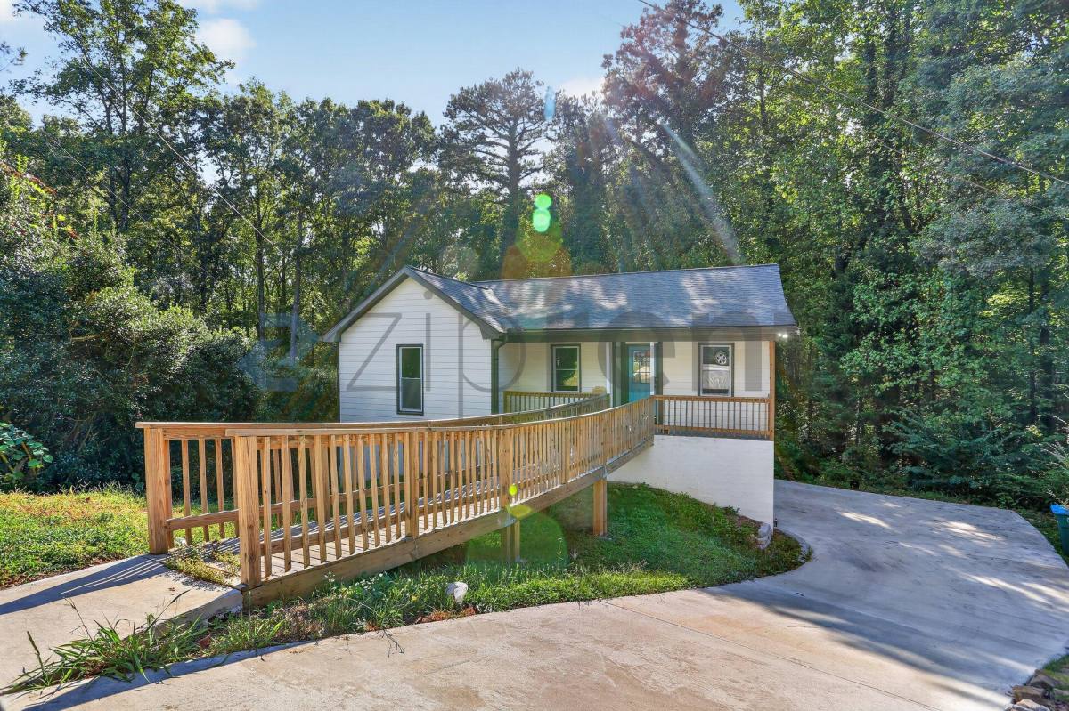 House for rent at 6875 Graves Mill Court, Norcross, GA 30093