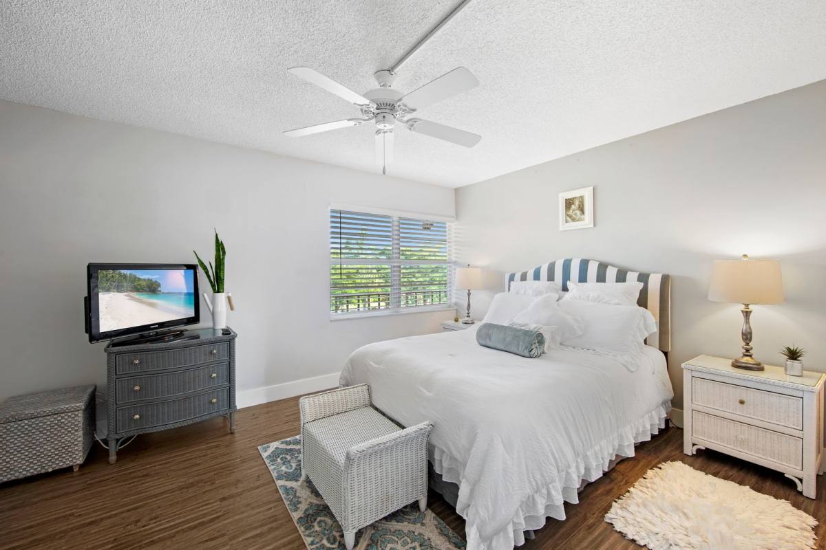 Apartment for rent at 1085 Forest Lakes Dr #8-305, Naples, FL 34105