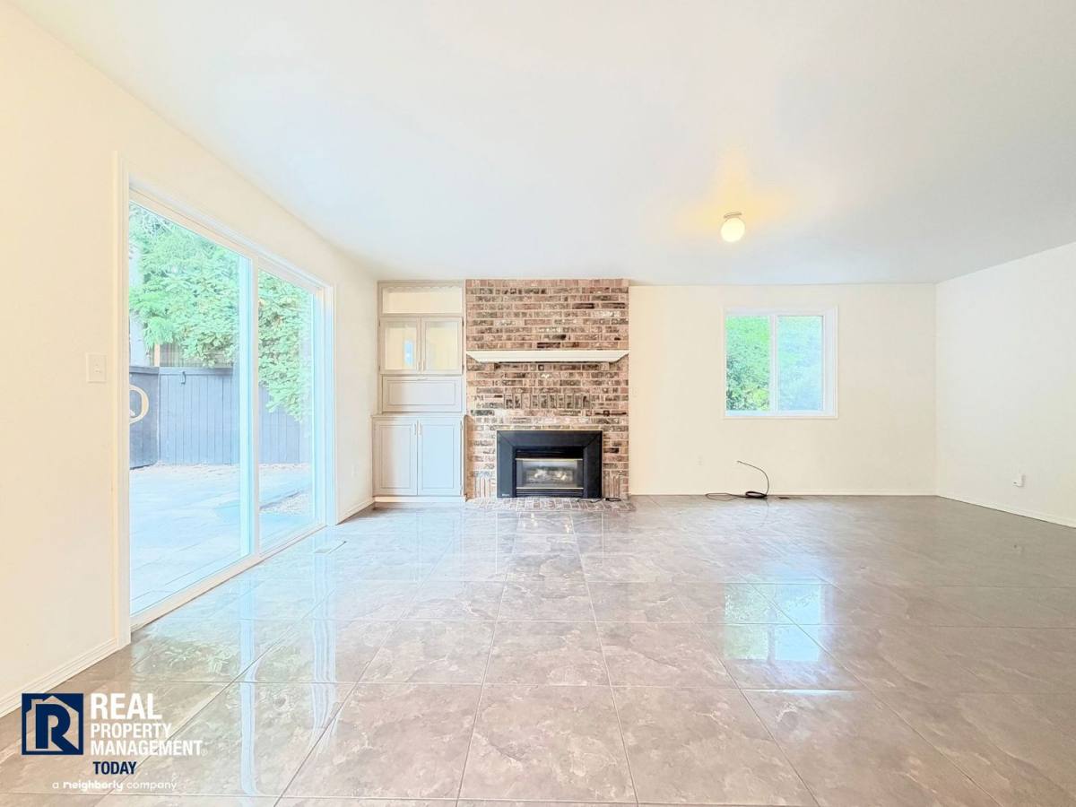 House for rent at 6302 81st St E, Puyallup, WA 98371