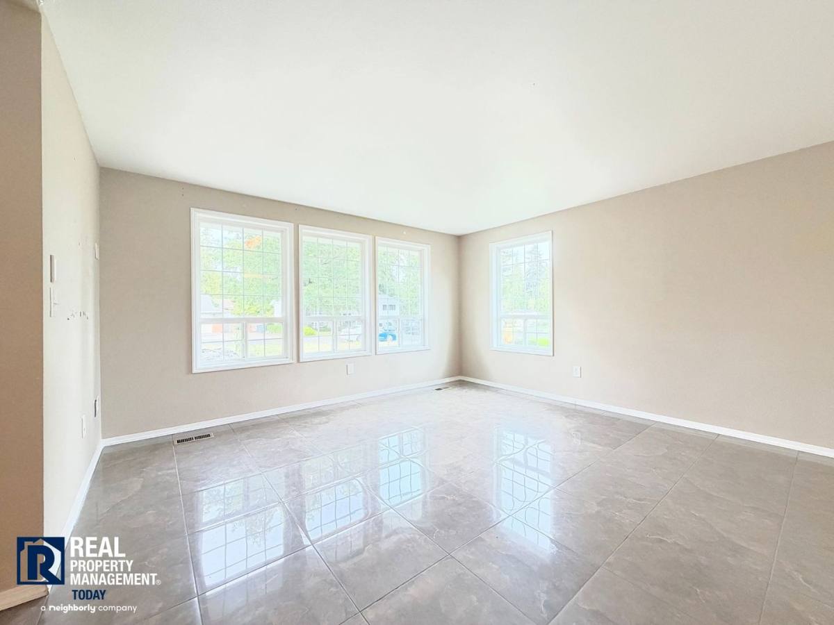 House for rent at 6302 81st St E, Puyallup, WA 98371