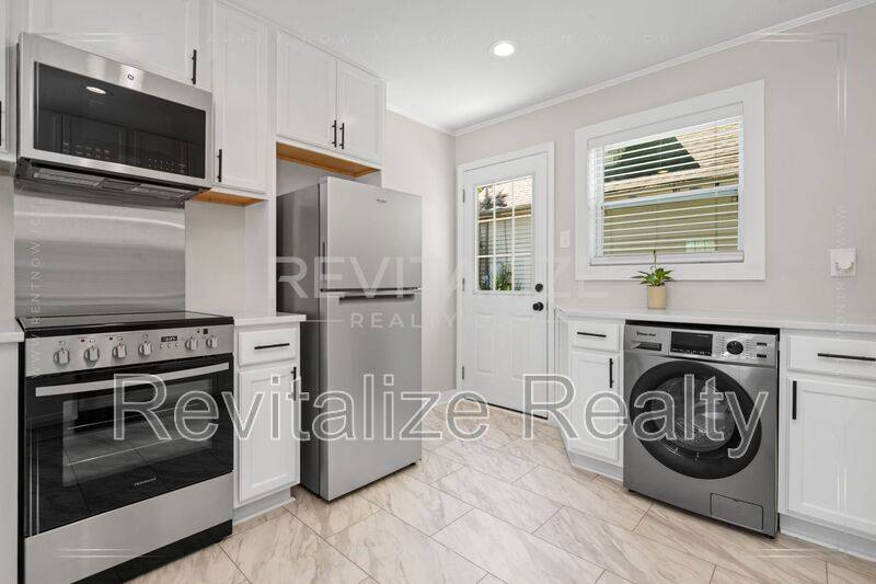 Apartment for rent at 310 Regina Ave A Union, Mobile, AL 36604