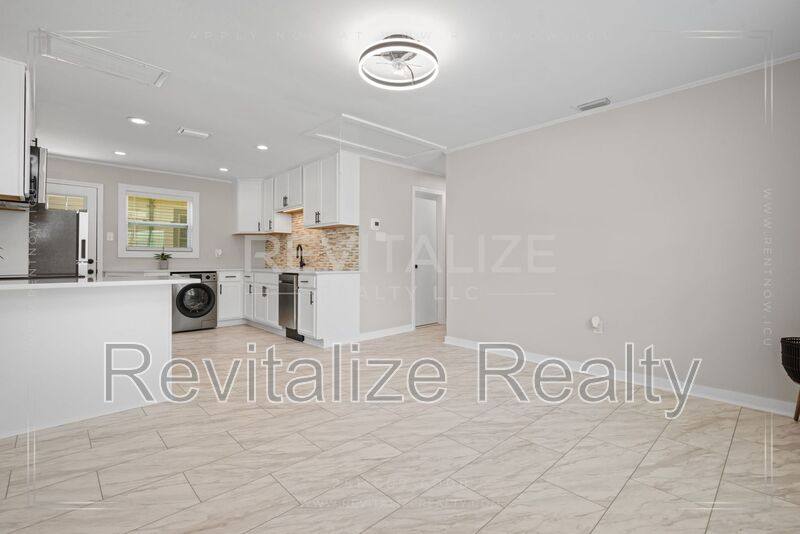 Apartment for rent at 310 Regina Ave A Union, Mobile, AL 36604