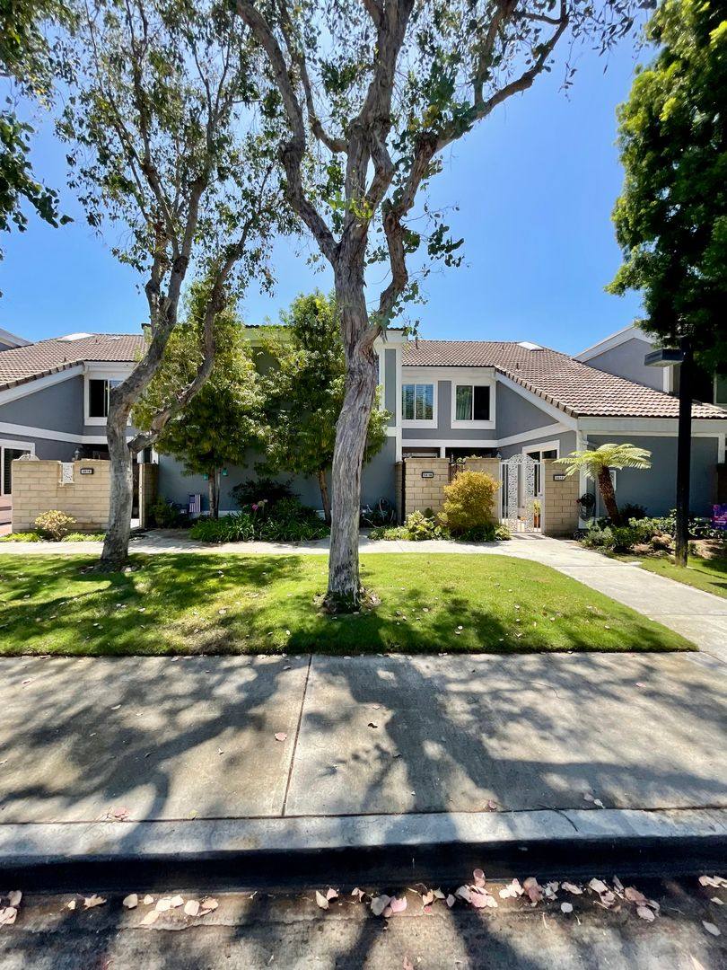 Townhouse for rent at 3516 Windspun Dr, Huntington Beach, CA 92649
