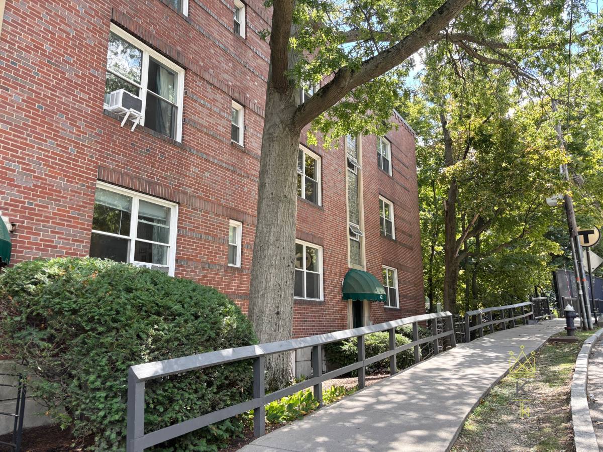 42 Dean Rd #5, Brookline, MA 02445 - Apartment for Rent - Image 8
