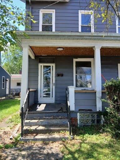 Townhouse for rent at 1727 3rd Ave, New Kensington, PA 15068