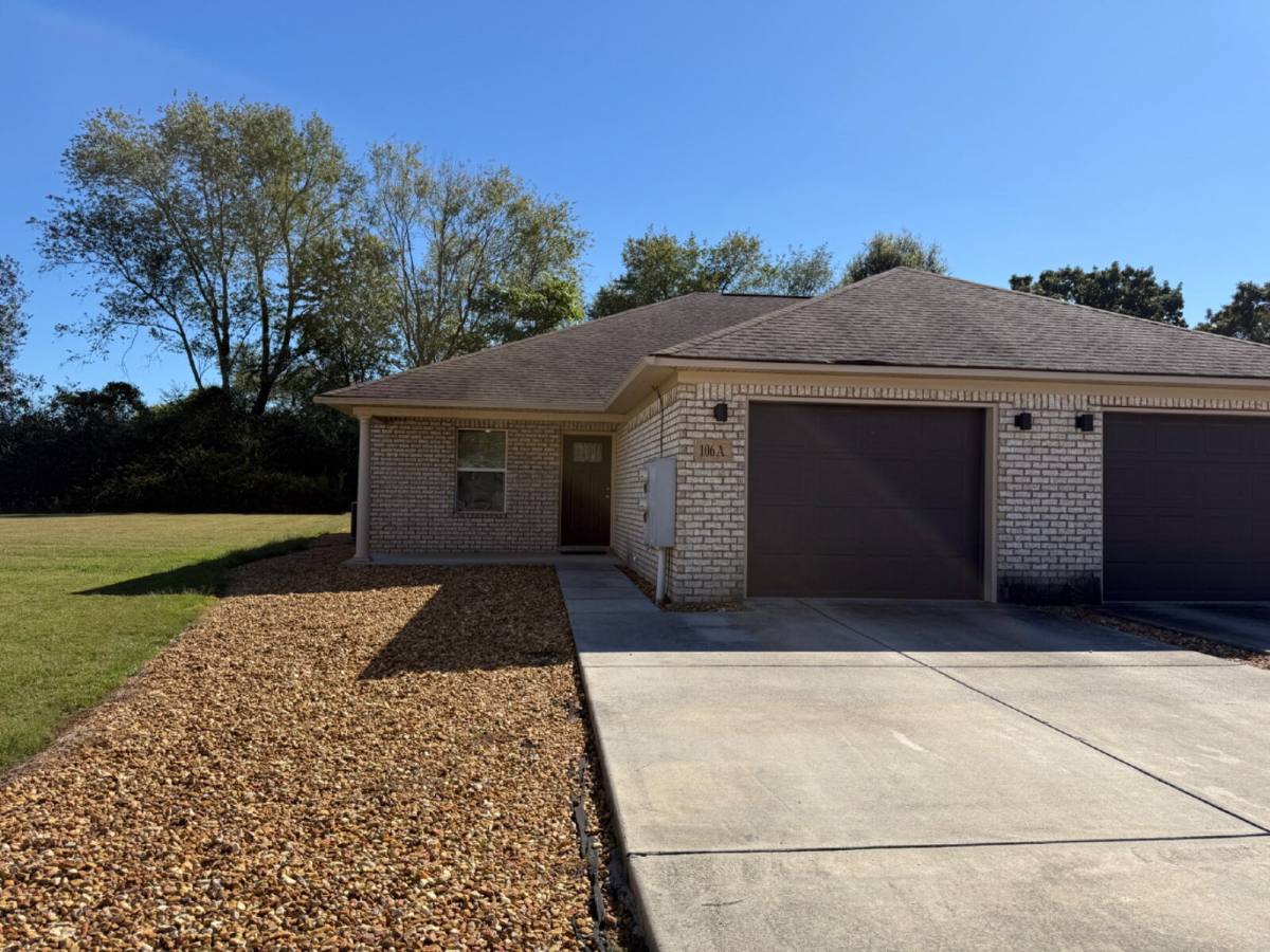 Townhouse for rent at 106A Kaliegh Paige Circle, New Market, AL 35761