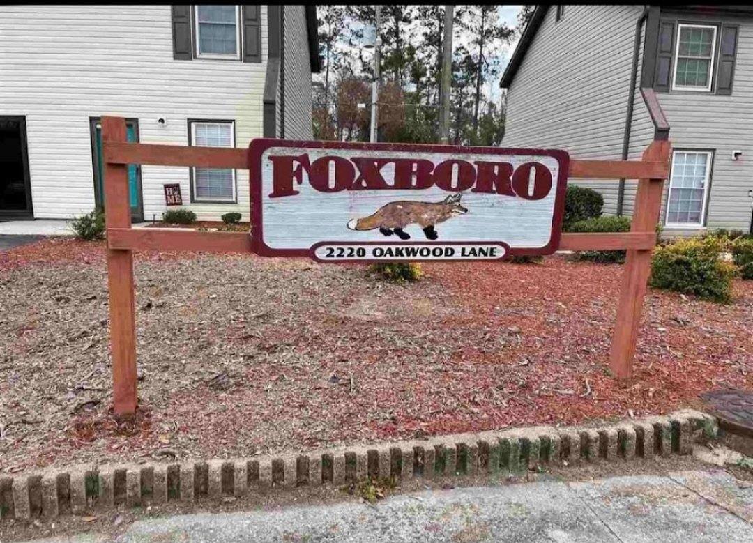 Townhouse for rent at 2220 Oakwood Lane, Florence, SC 29501