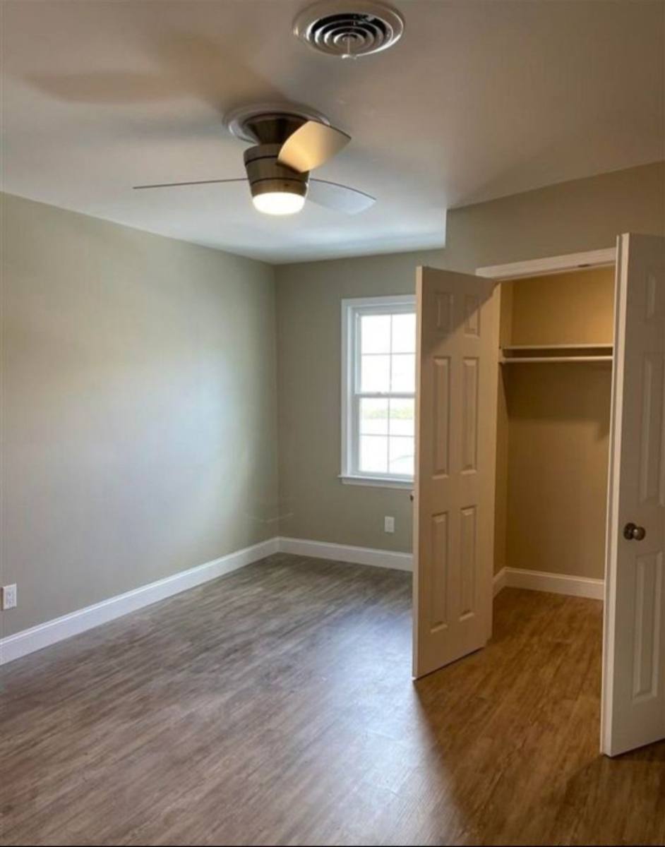Townhouse for rent at 2220 Oakwood Lane, Florence, SC 29501
