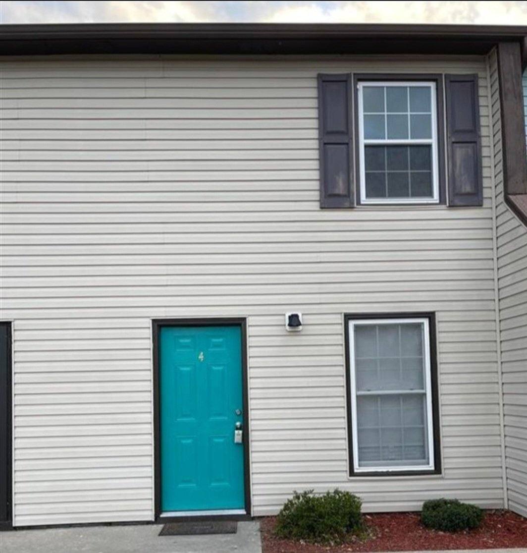 Townhouse for rent at 2220 Oakwood Lane, Florence, SC 29501