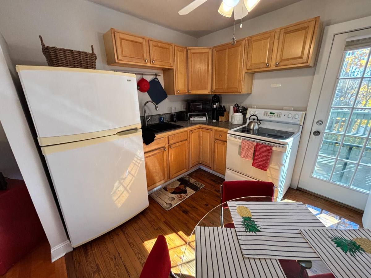 Apartment for rent at 375 Weaverville Rd #5, Asheville, NC 28804