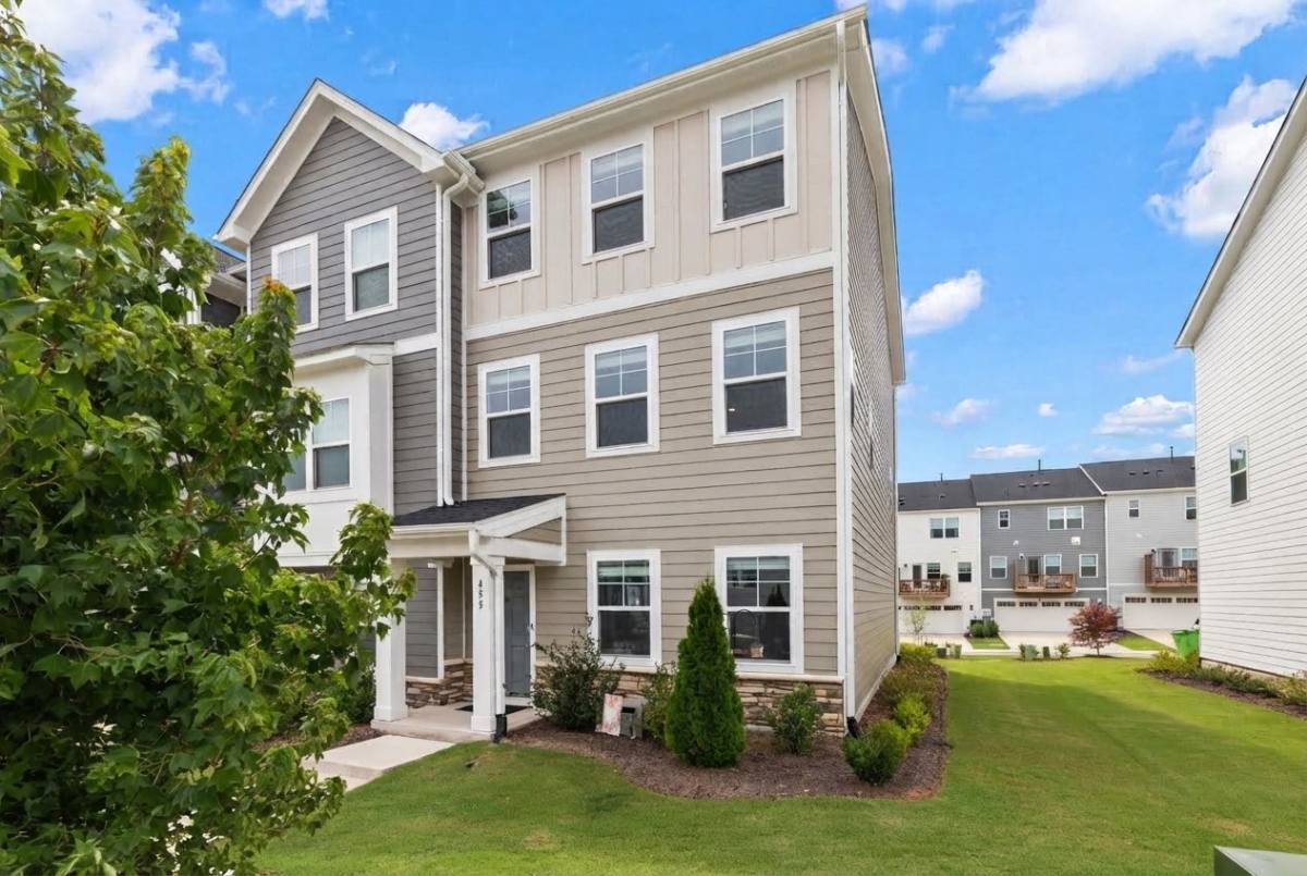 Townhouse for rent at 455 Deercroft Dr, Apex, NC 27539