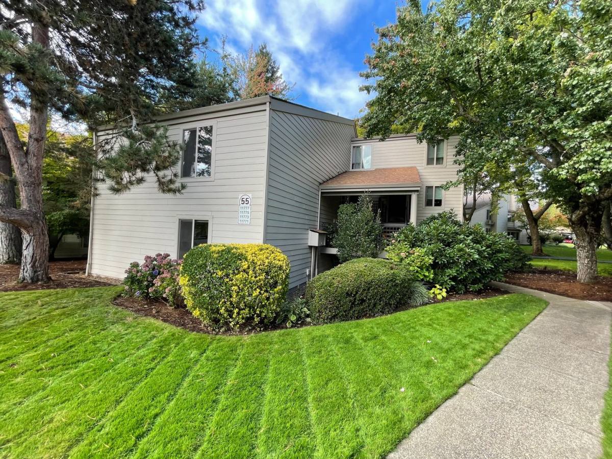 Condo for rent at 11775 SW Boones Bend Dr, Beaverton, OR 97008