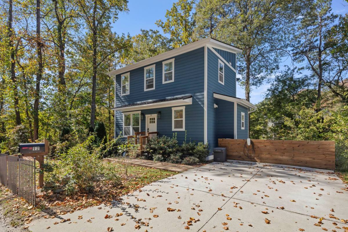 House for rent at 12 Lakeside Dr, Asheville, NC 28806